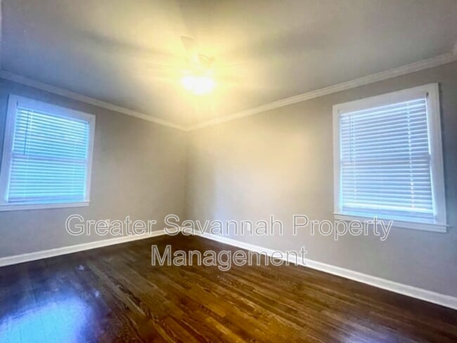 Building Photo - 2114 E 62nd St