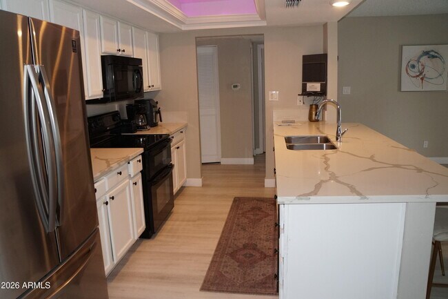 Building Photo - 1732 E Hermosa Dr