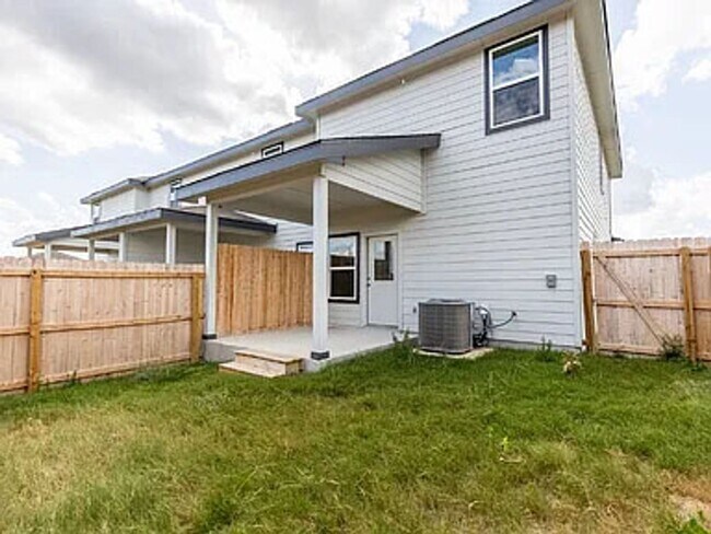 Building Photo - **Discover Elevated Living at Hunters Ranch!**