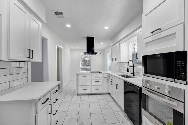 Building Photo - 7810 Blackjack Ct