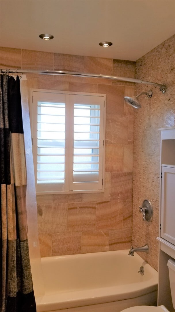 Building Photo - CHECK ME OUT!  3 Bedrooms, 2 Full Baths, B...