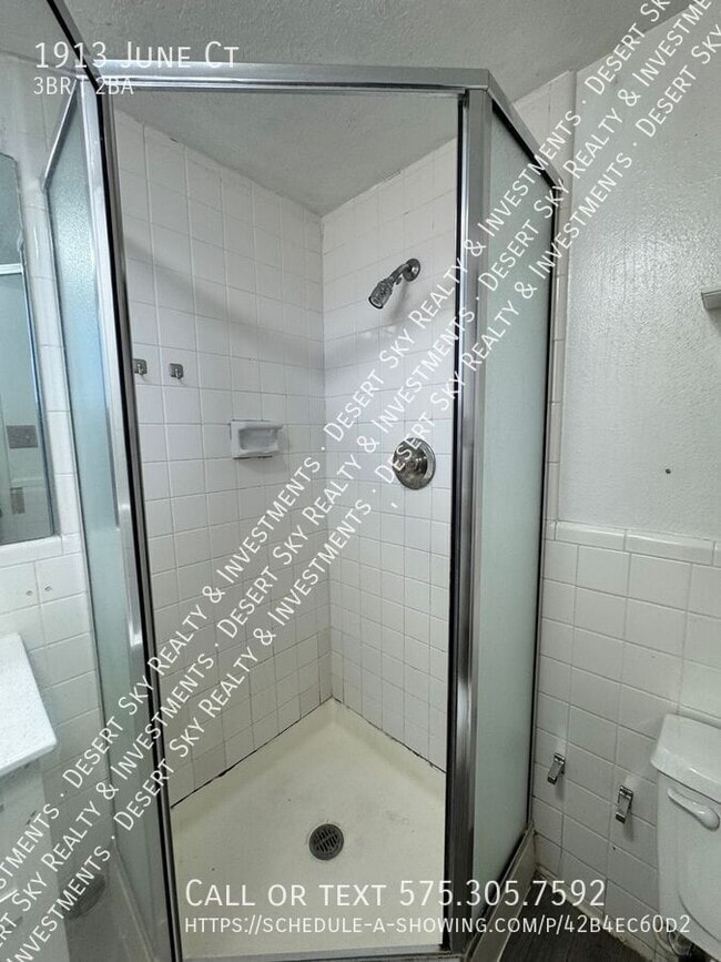 Building Photo - 1913 June Ct