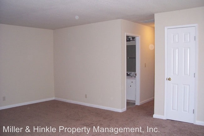 Building Photo - 2082 Kim Louise Dr