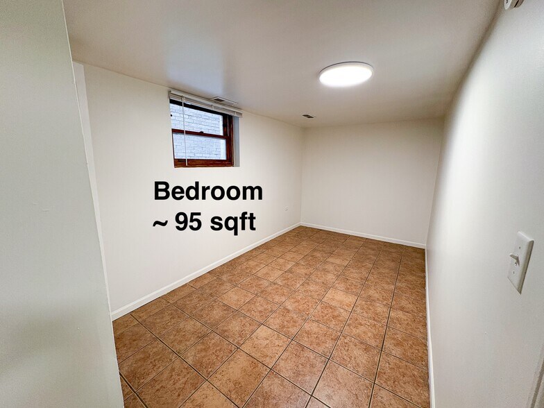 Bedroom 2 - 2820 N Hamlin Ave