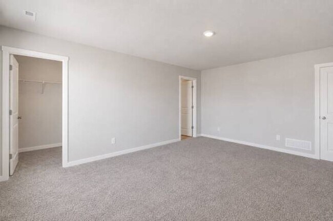 Building Photo - 353 Juniper Dr