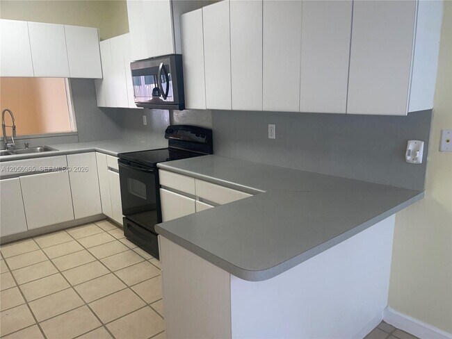 Building Photo - 6853 SW 89th Terrace