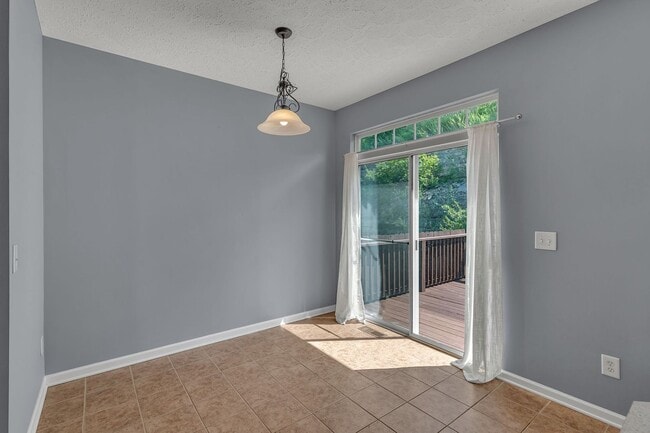 Building Photo - Spacious 2-Bedroom home in Prime West Nash...