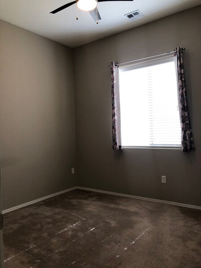 Building Photo - Corner Lot Charmer- Granville Amenities In...