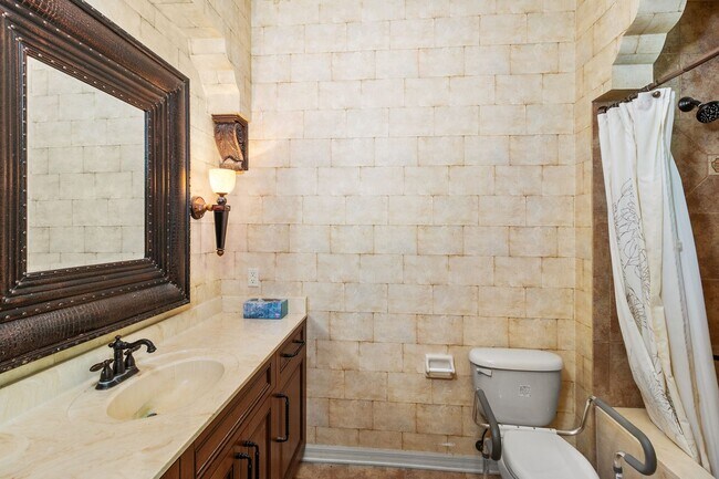 Building Photo - Executive Gainesville Rental: Custom 4 Sui...