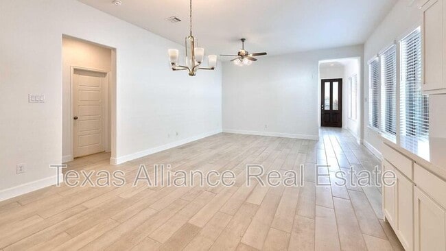 Building Photo - 2214 Rothbury Dr