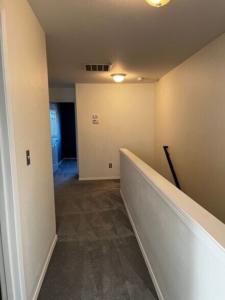 Building Photo - 20166 SW Lucas Oaks Ln