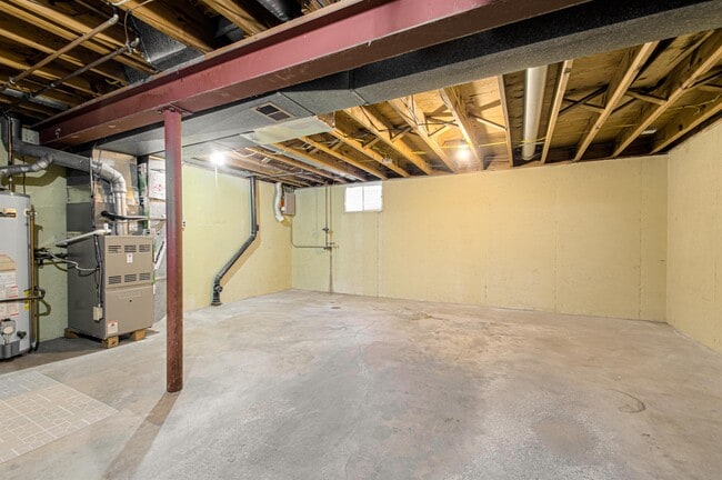 Building Photo - 8011 E 130th Ct