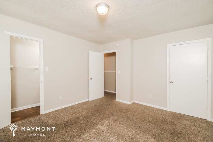 Building Photo - 301 Bluebell Ave