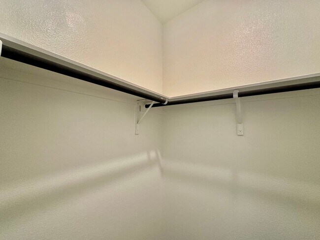 Building Photo - 4 Bed 3 Bath Austin Tx!!!! NEW MANAGEMENT