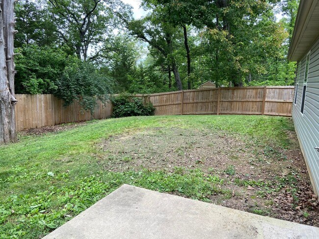 Building Photo - Single-Family Home in Merriam Woods