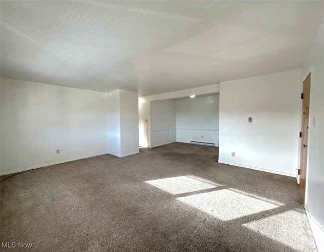 Building Photo - 405 Colonial Dr