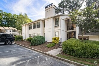 Building Photo - 2704 Huntingdon Chase