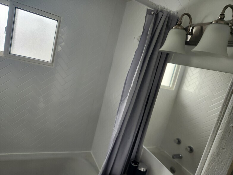 Building Photo - 4648 W 149th St