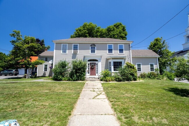 Primary Photo - 134 W Main St