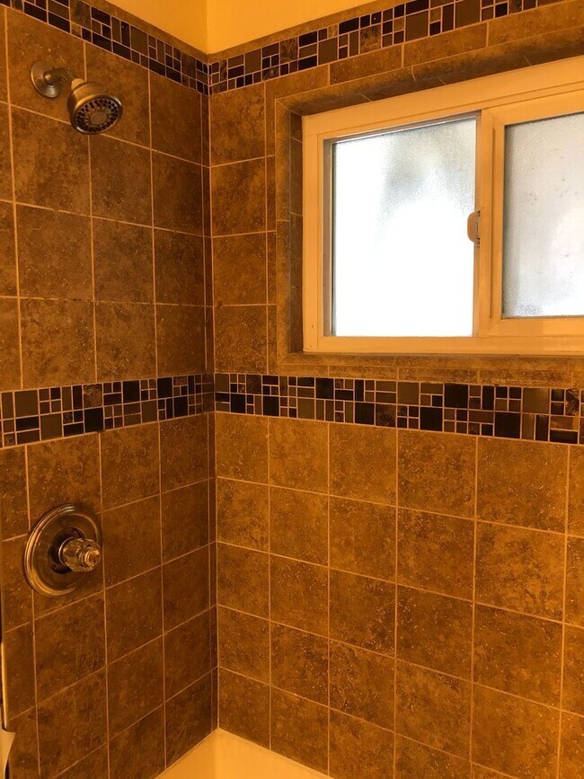 Building Photo - 3 bd, 2 ba, with in-ground pool & covered RV parking