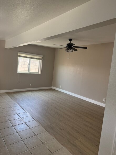 Building Photo - 3733 Rhodes Ln