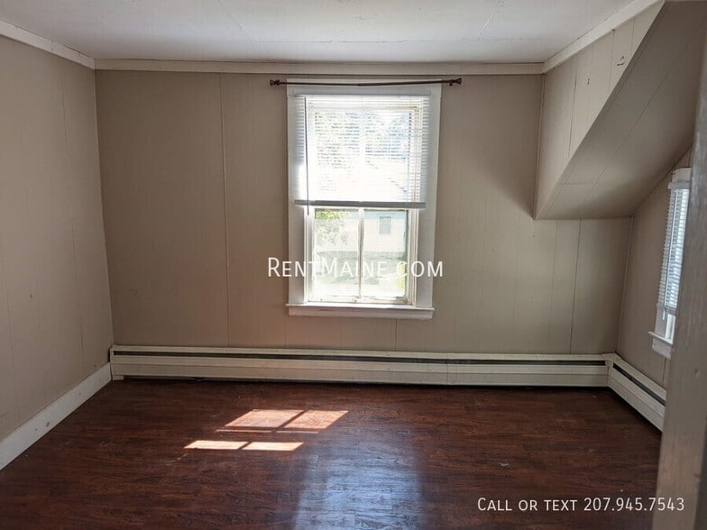 Building Photo - 40 Gilman Falls Ave