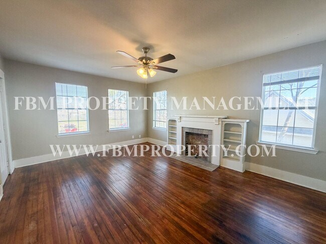 Building Photo - 409 W Brown St