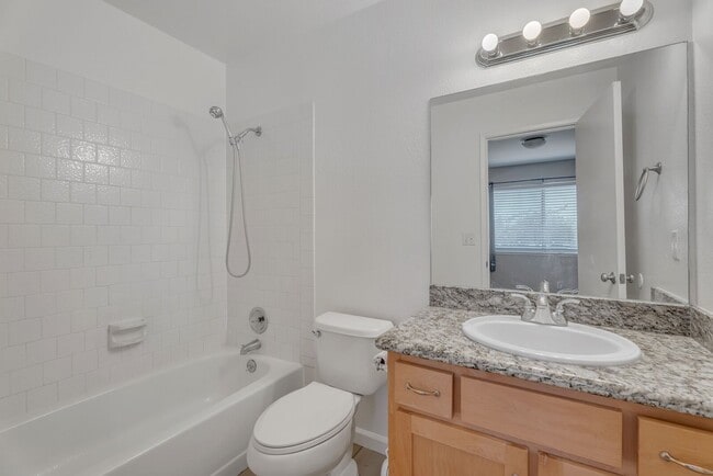 Building Photo - 362 Tabor Ave