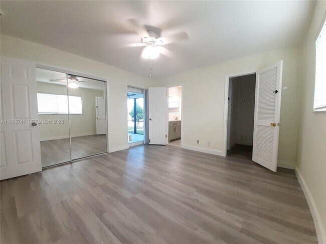 Building Photo - 2109 N Park Rd