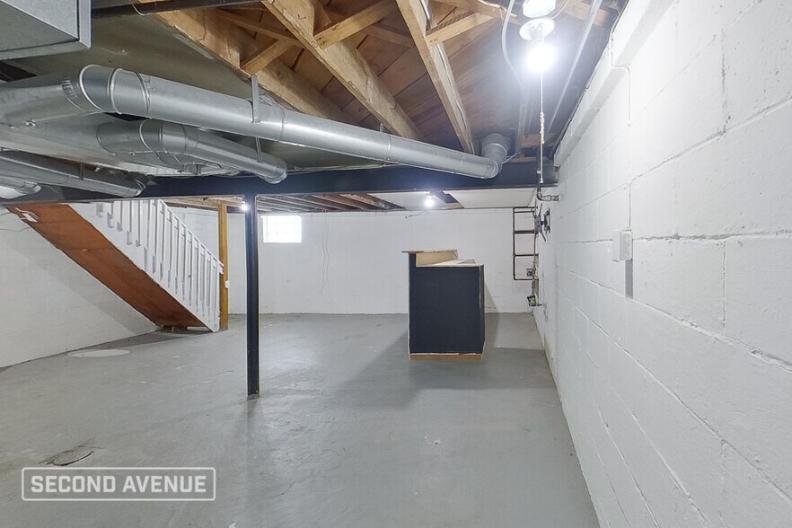 Building Photo - 610 Churchill Ave