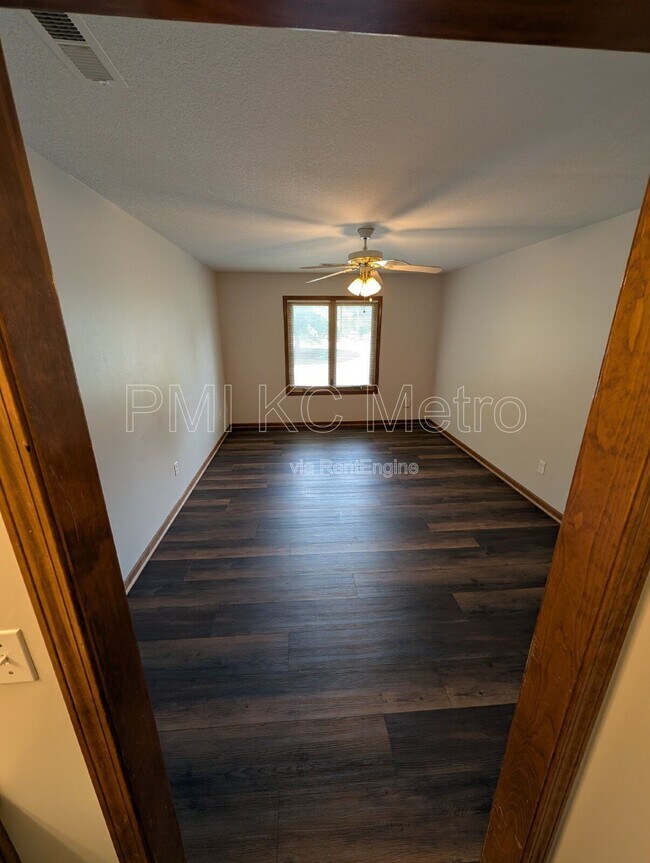 Building Photo - 3905 SW 14 St Ct
