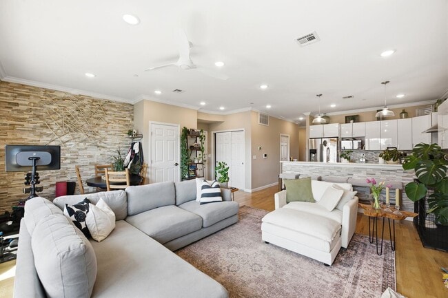 Building Photo - 936 Pavonia Ave