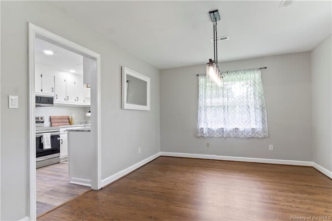 Building Photo - 20 Atkins Ln