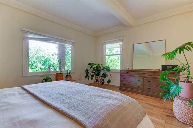 Building Photo - 346 Corte Madera Ave