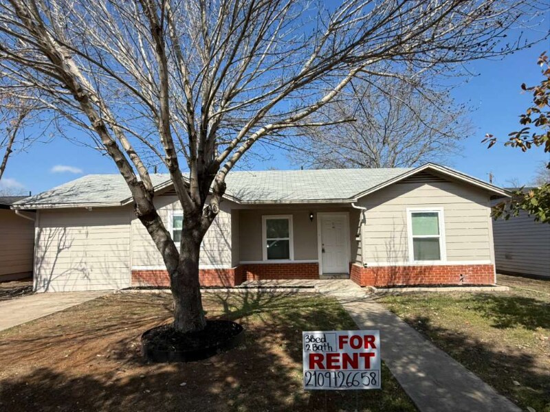 Building Photo - 215 Laurelwood Dr