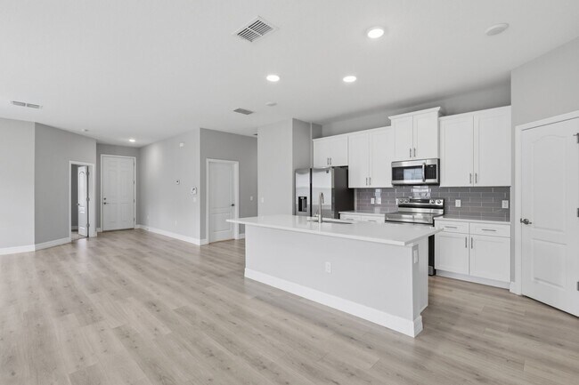 Building Photo - 5574 SW 128th Pl