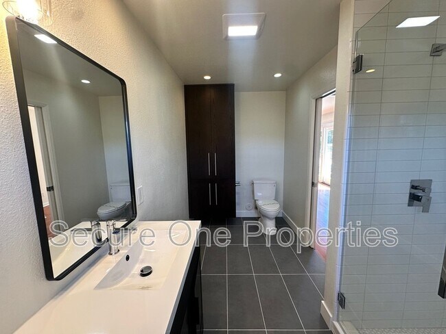 Building Photo - 1390 Calle Pecos