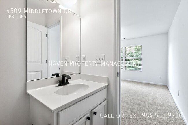 Building Photo - 4509 Middletown Dr