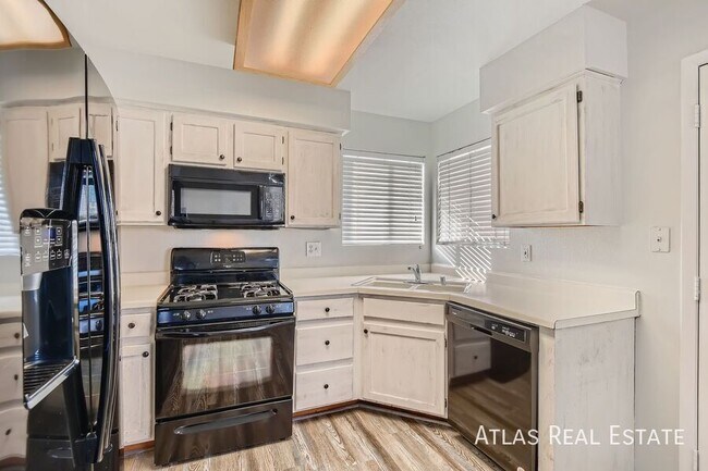 Building Photo - 348 Dockside Ct