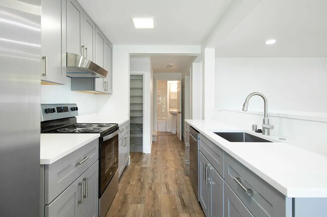 Building Photo - 3bd/2ba Seattle Home