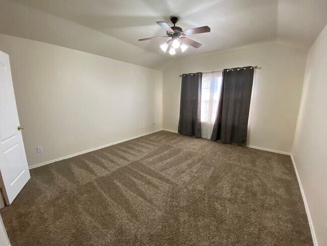 Building Photo - Step into this stunning 4 bedroom, 2.5 bathroom haven that radiates modern elegance and abundant ...