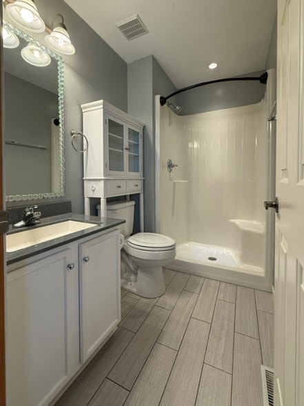 Building Photo - 505 SE Pleasant View Dr