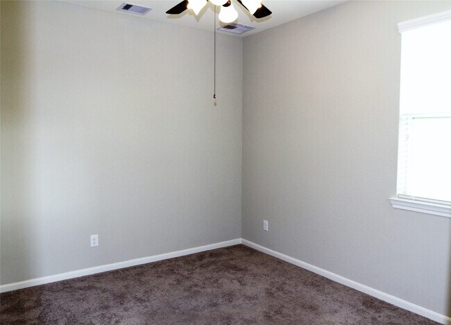 Building Photo - 12102 La Strada St