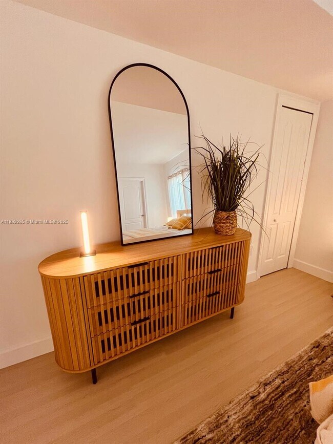 Building Photo - 120 Douglas Rd