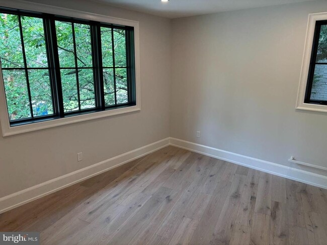 Building Photo - 5017 Eskridge Terrace NW