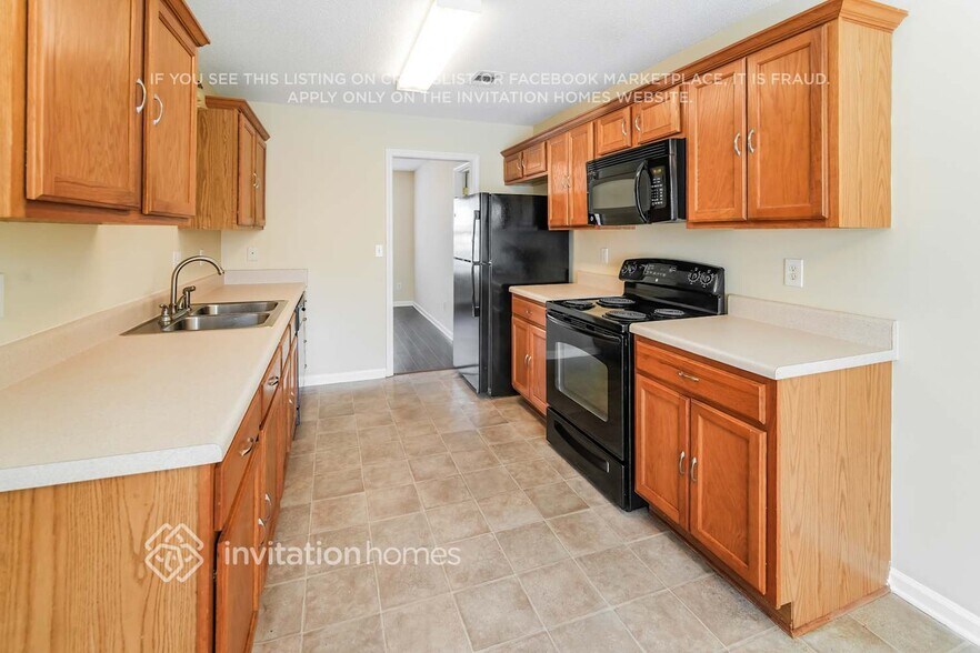 Building Photo - 3061 Ridgeview Dr