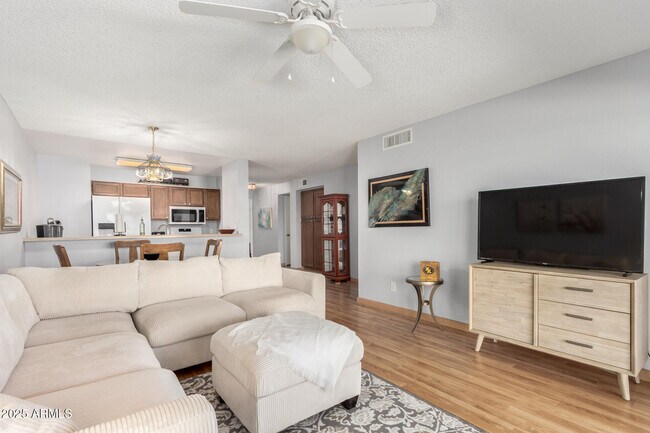 Building Photo - 9264 W Morrow Dr