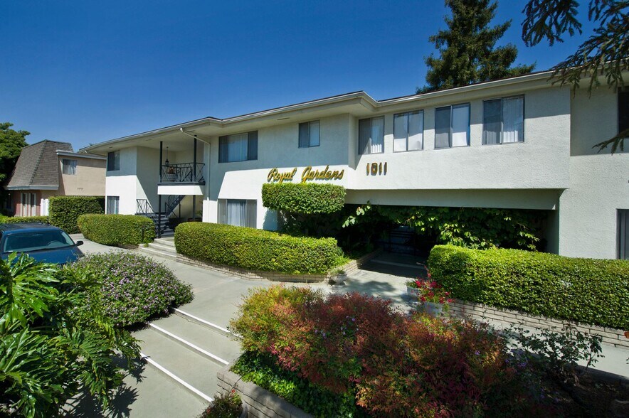 Interior Photo - Royal Gardens Arcadia