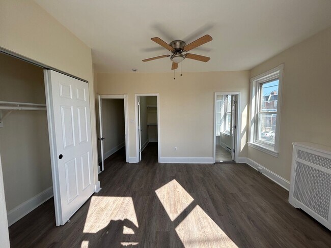 Building Photo - 423 Righter St