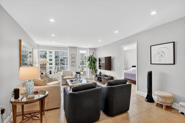 Building Photo - 3450 S Ocean Blvd